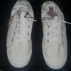 Womans size 11 canvas shoes
